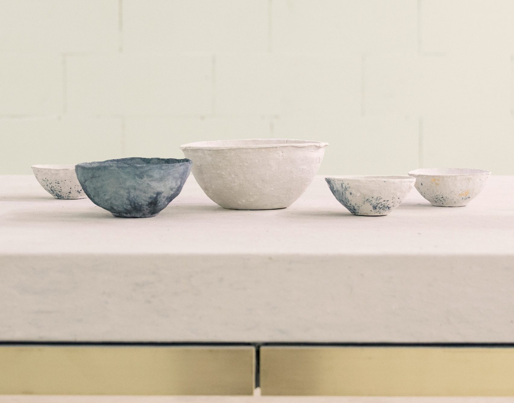 idesign chen duoc lam tu giay ve sinh tai che ban co dung khong 02