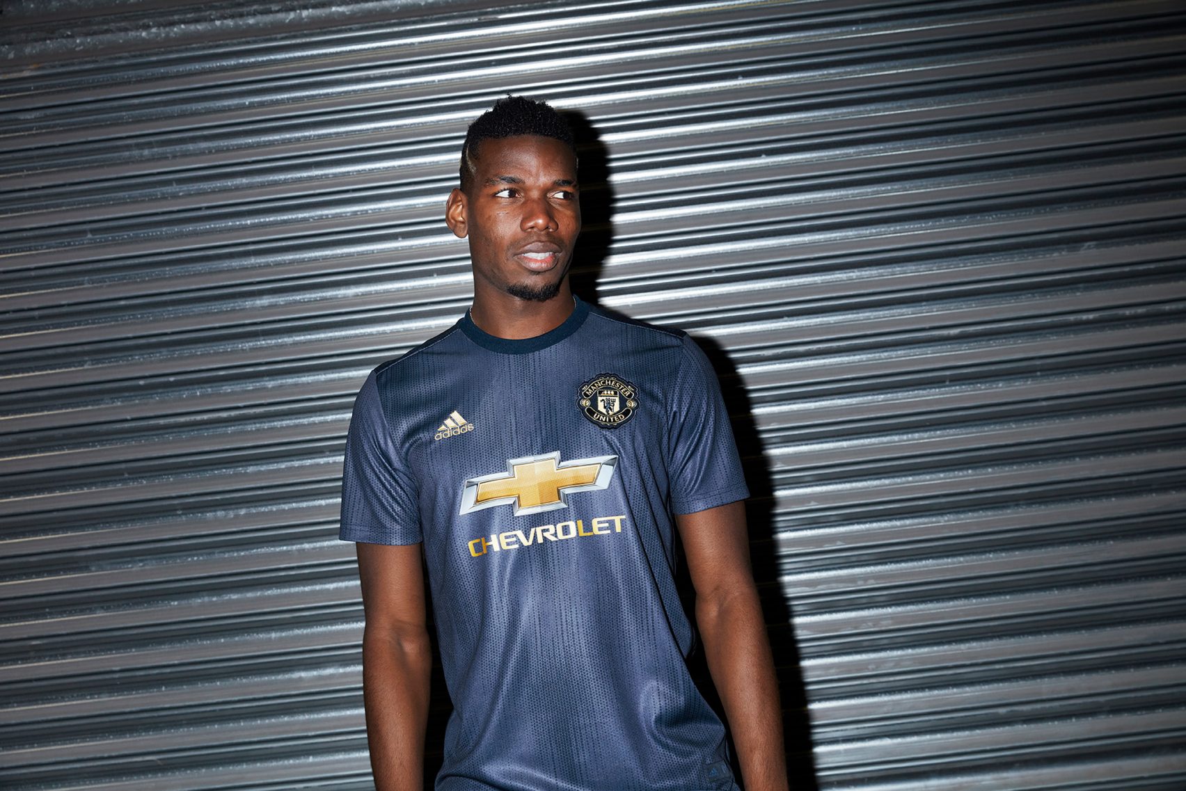 idesign adidas ra mat bo dong phuc manchester united lam tu rac nhua dai duong 1