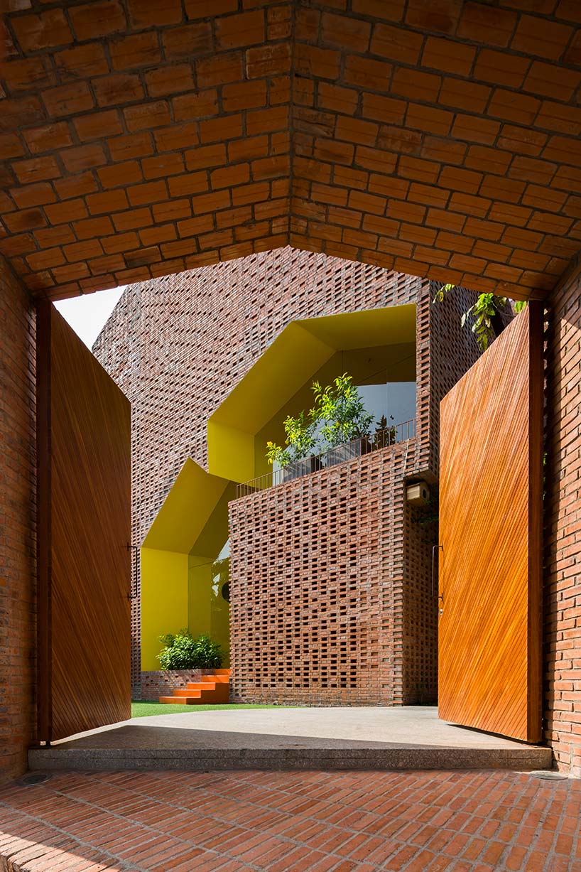 idesign chuon chuon kim 2 01