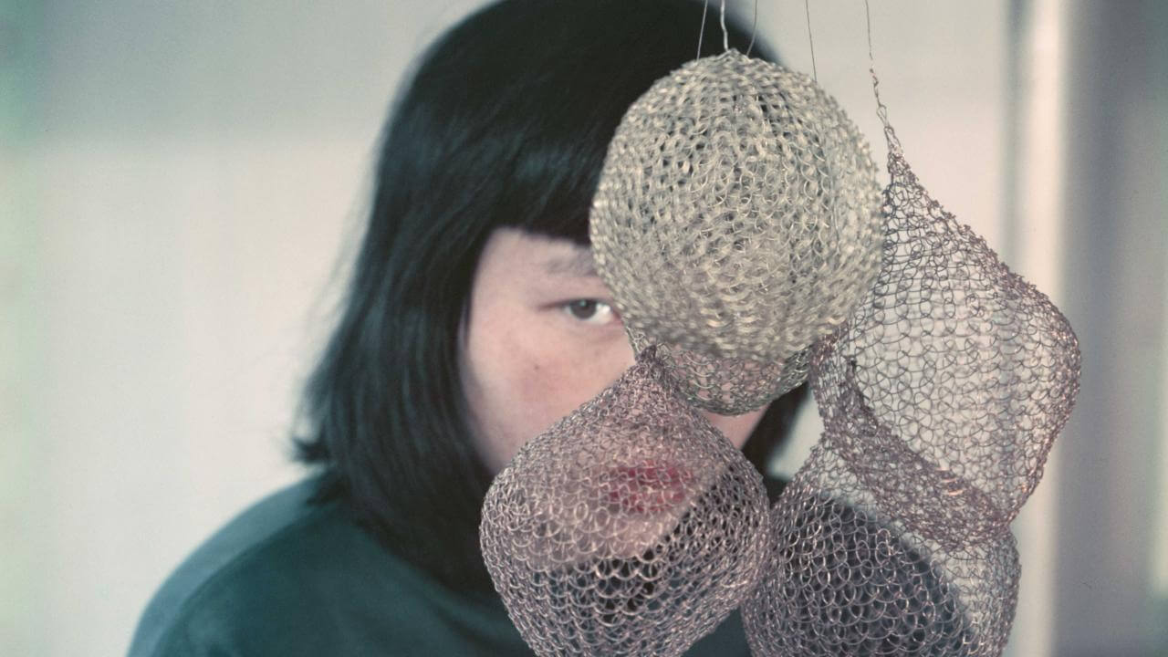 Ruth Asawa - Cuộc đời nghệ thuật từ một nghệ sĩ đan dây đến nghệ nhân điêu khắc