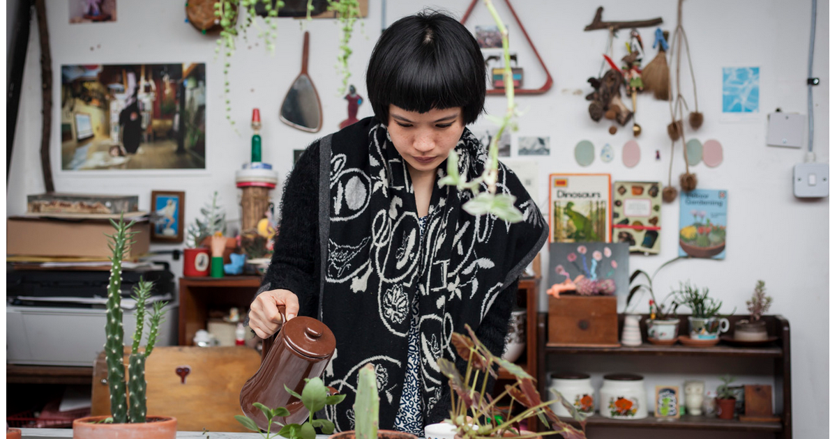 Ting Cheng và bộ ảnh What's up plant? - niềm vui từ sự sắp đặt vô cớ