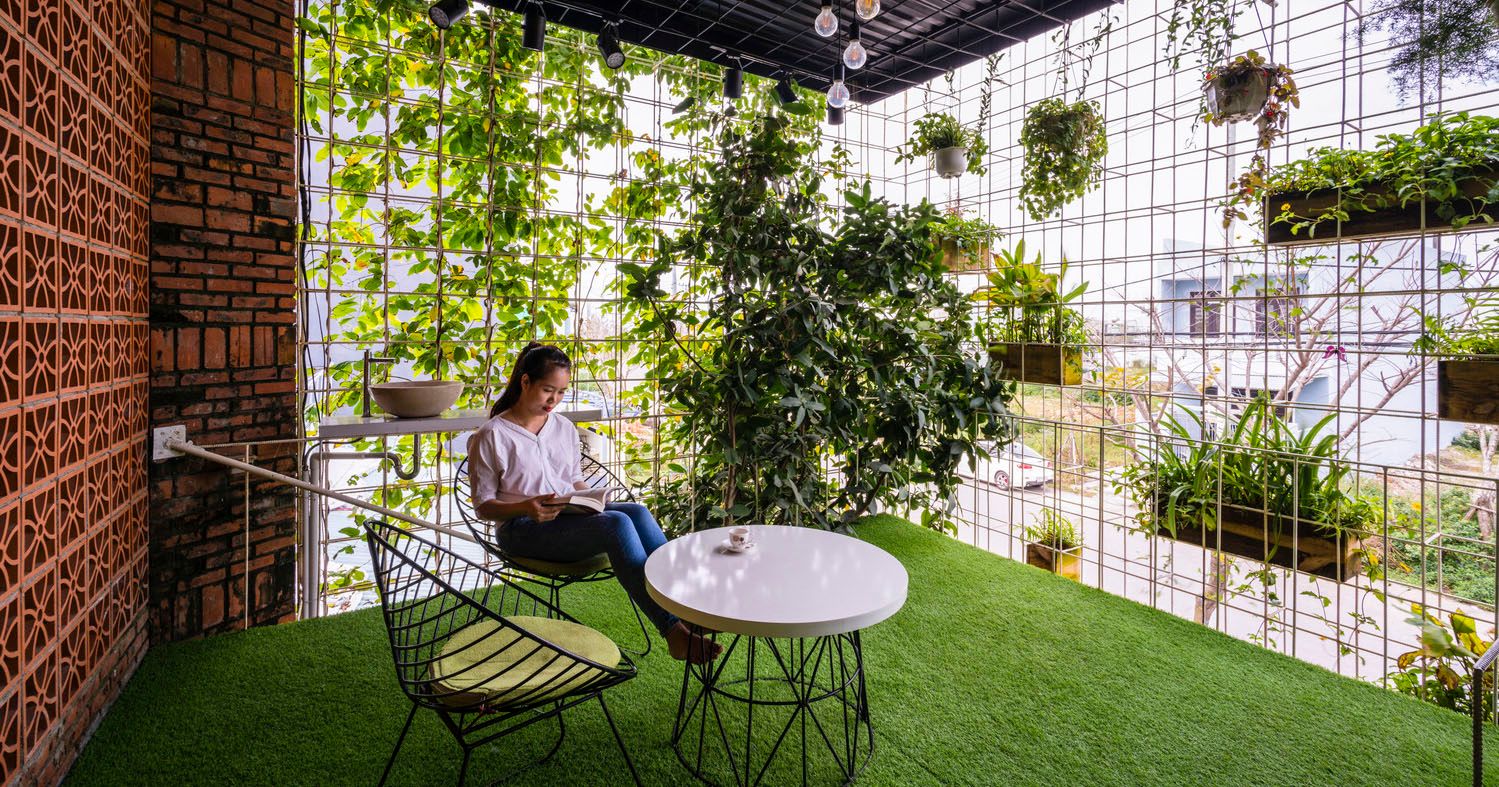 Phong House - từ xưởng gỗ bỏ hoang đến ngôi nhà xanh mát