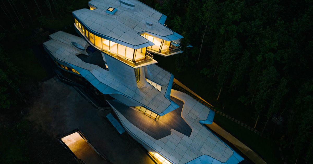 Ngôi nhà hoàn thành duy nhất của Zaha Hadid giữa rừng rậm nước Nga