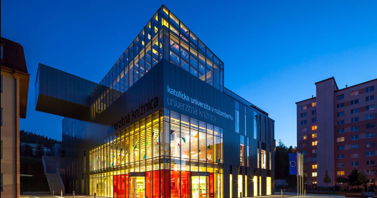 Thư viện hiện đại của trường đại học tại Slovakia