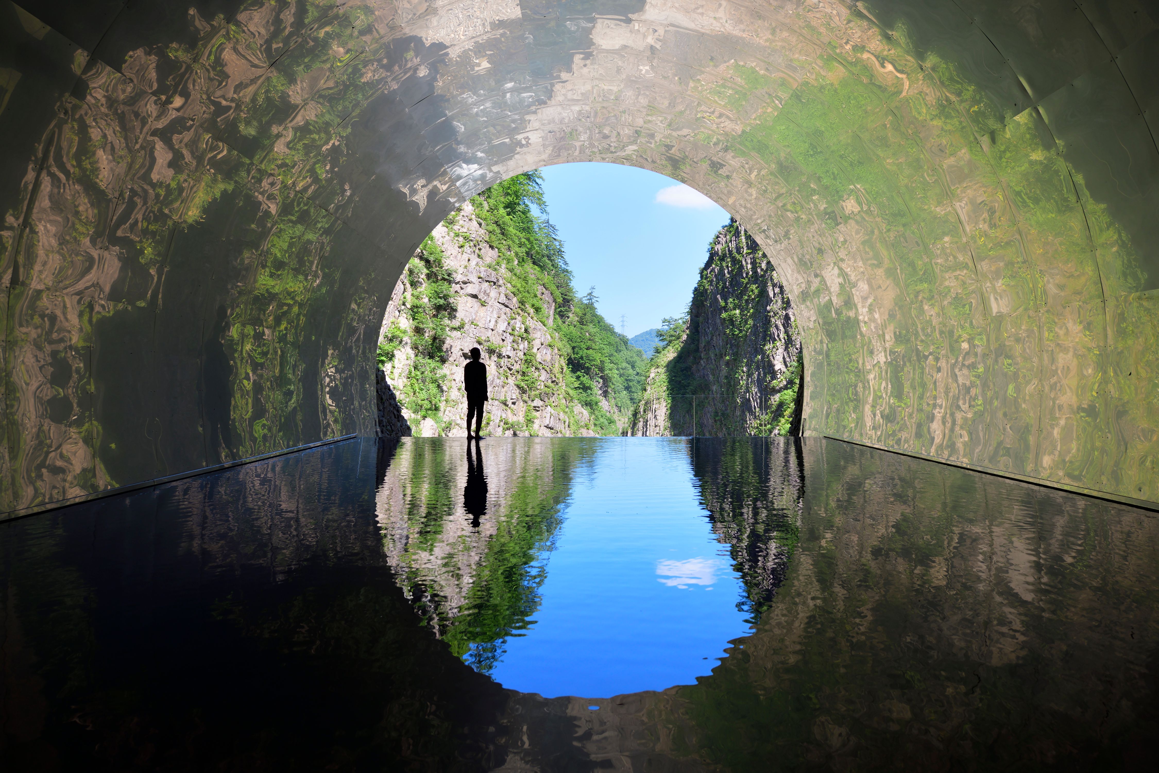“Tunnel of Light" - đánh thức đường hầm xuyên núi ở Nhật Bản