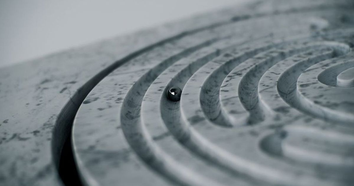 A Maze - Mê lộ không điểm dừng