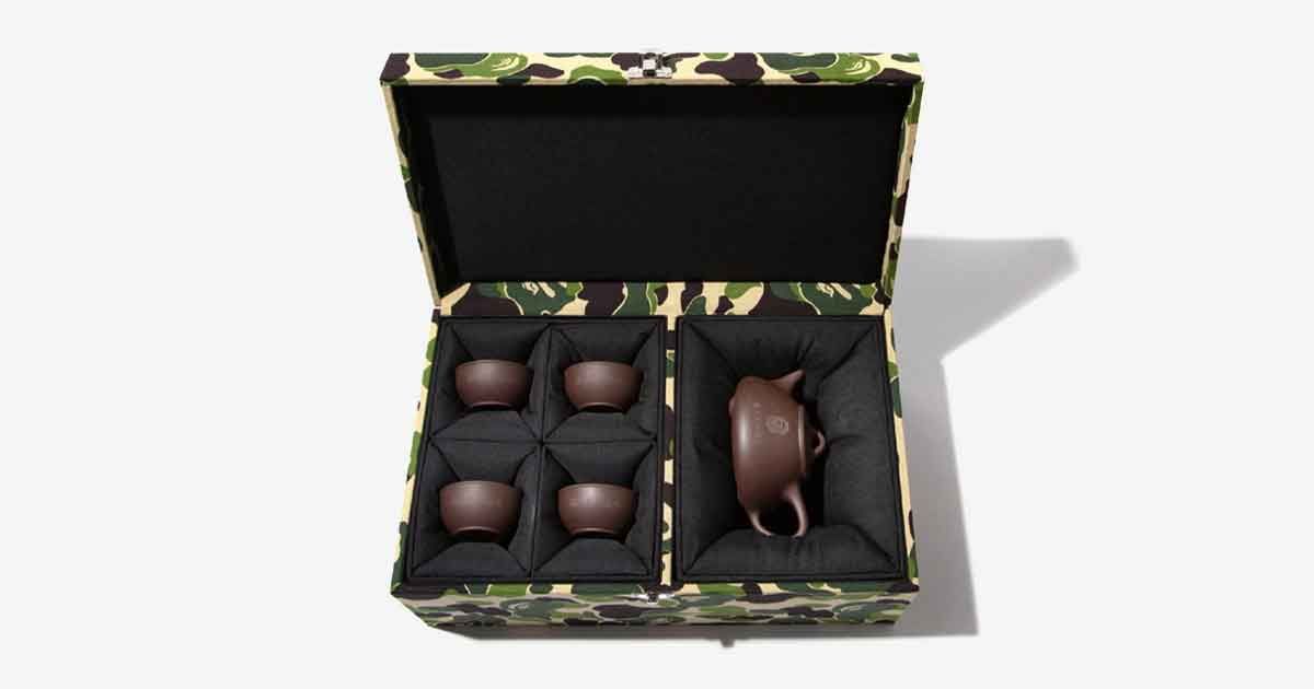 Bộ ấm trà phiên bản giới hạn nhân dịp mừng năm mới của BAPE