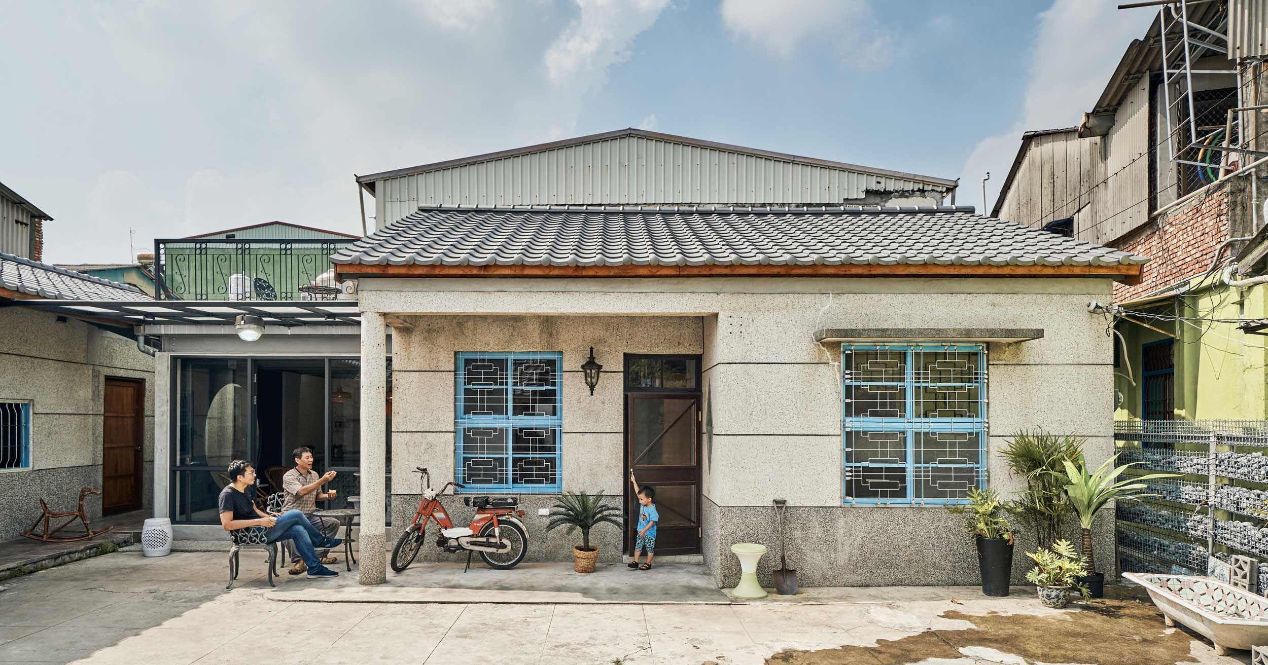 Hiện đại hoá căn nhà phương Đông 60 tuổi bằng phương châm 'phục hồi, phục dựng và thêm công năng'