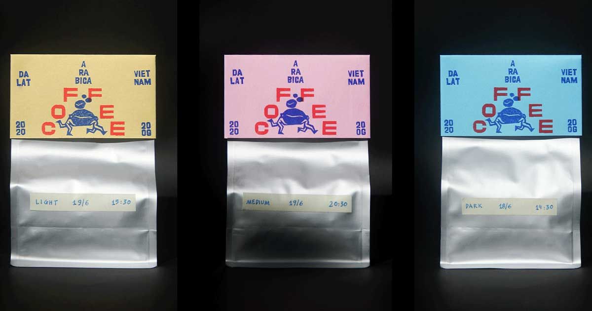 Quá trình thực hiện bao bì thủ công 'cây nhà lá vườn' của Amateur Coffee (Đà Lạt)