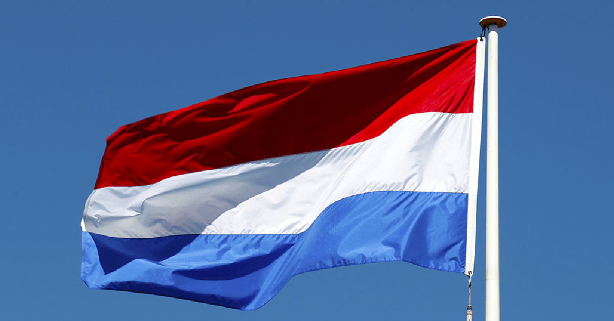 Thiết kế quốc kỳ Hà Lan truyền tải nhiều ý nghĩa về lịch sử và văn hóa của đất nước này. Hình ảnh quốc kỳ Hà Lan sẽ giúp bạn khám phá thêm những giá trị tuyệt vời của đất nước vùng vịnh. Hãy cùng chiêm ngưỡng hình ảnh này để hiểu rõ hơn về quốc kỳ Hà Lan.
