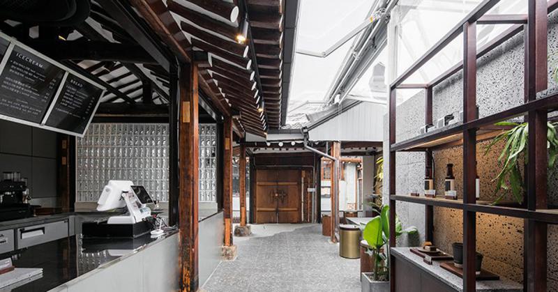 Seoul Coffee: Cải tạo nhà ở thành quán cà phê đương thời