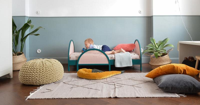 Homelabdesign và chiếc giường trẻ em đầy chở che