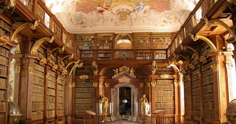 Thư viện cổ tại tu viện Melk ở Áo sừng sững trên vách đá cạnh sông Danube