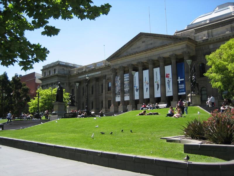 Khám phá thư viện tiểu bang Victoria với trần vòm hùng vĩ từ thế kỷ 19