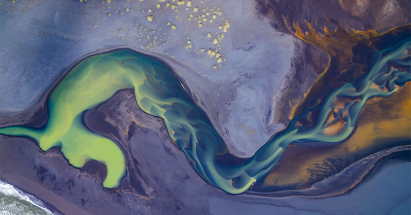 ‘Bất tử hóa’ dòng sông băng Glacial ở Iceland qua bộ ảnh đẹp như tranh vẽ